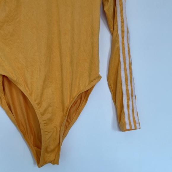 Adidas yellow long sleeves bodysuit with funnel collar - Picture 4 of 10